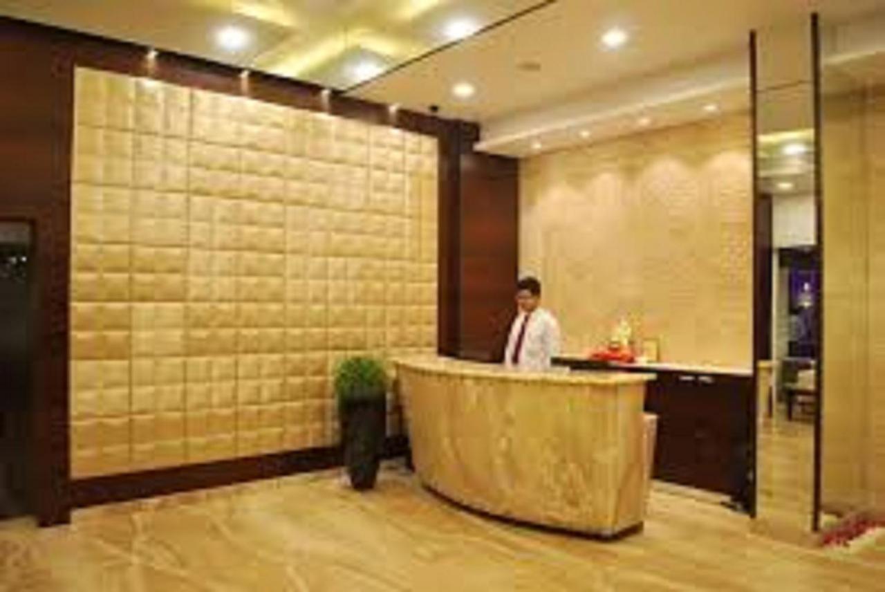 Yogi Metropolitan Hotell Navi Mumbai Eksteriør bilde