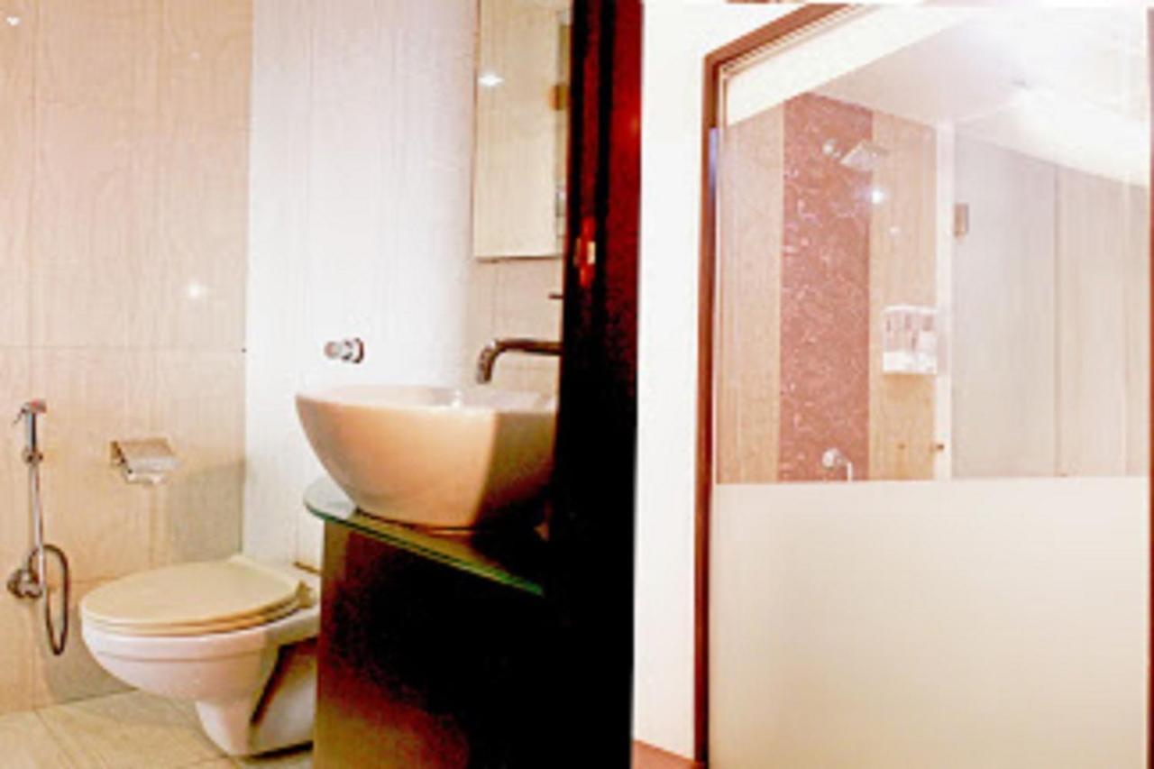 Yogi Metropolitan Hotell Navi Mumbai Eksteriør bilde