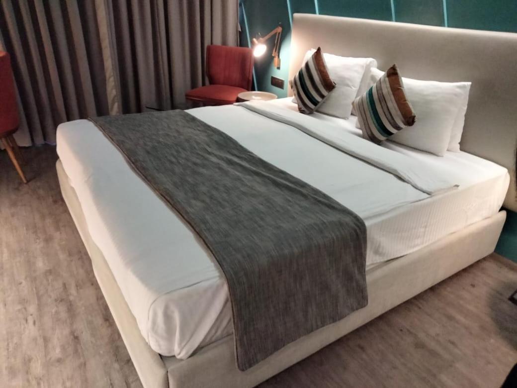 Yogi Metropolitan Hotell Navi Mumbai Eksteriør bilde