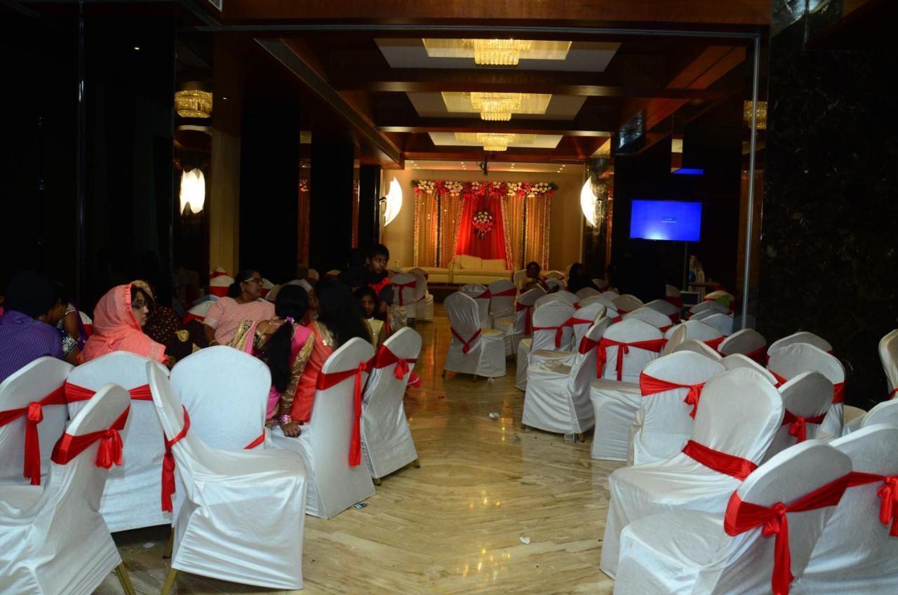 Yogi Metropolitan Hotell Navi Mumbai Eksteriør bilde